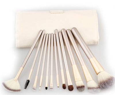Spot Detonating 121824, White Make-up Brush