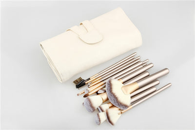 Spot Detonating 121824, White Make-up Brush