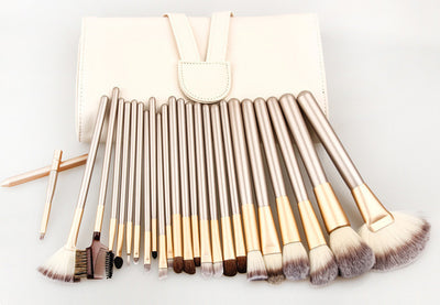 Spot Detonating 121824, White Make-up Brush